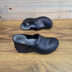 DANSKO Stapled BLACK Leather Professional Closed Back Clogs EU 40 US 9 9.5 NICE